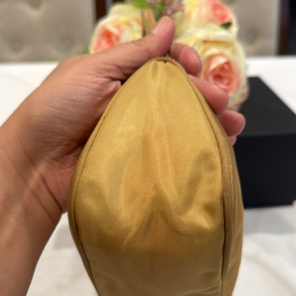 Authentic Prada mini shoulder bag - Picture 5 of 13